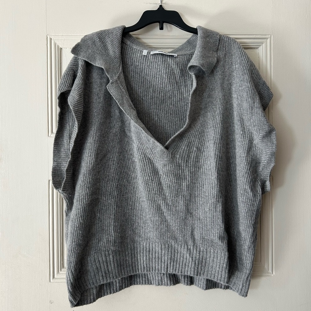 Oval Square Gray Sleeveless Sweater Vest